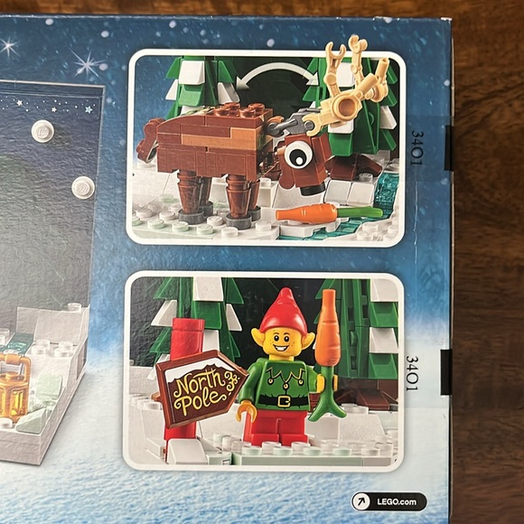 LEGO Christmas Special Edition set - Santa’s Front Yard - Picture 6 of 7